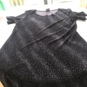 Truly classic basic xl dress, round neck, sparkles, slit, short sleeves